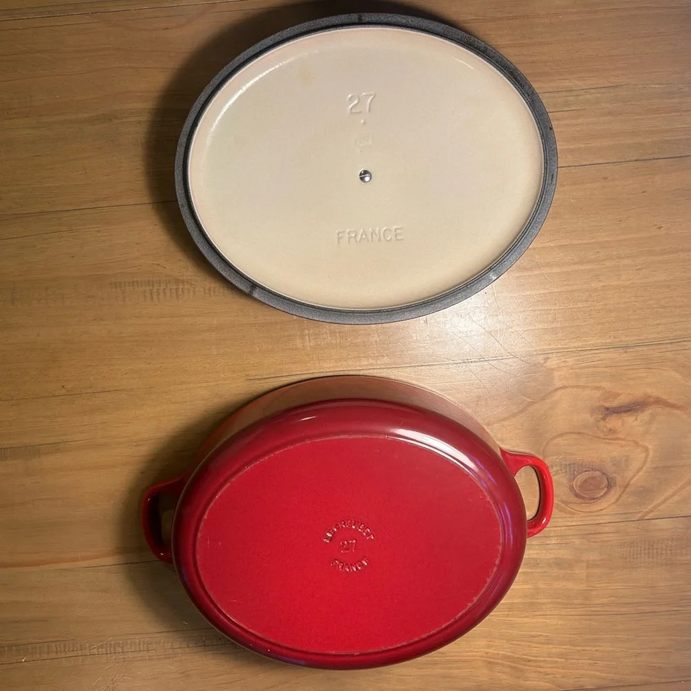 Le Creuset Signature 3.75-Quart Oval Enamel Cast Iron French/Dutch Oven